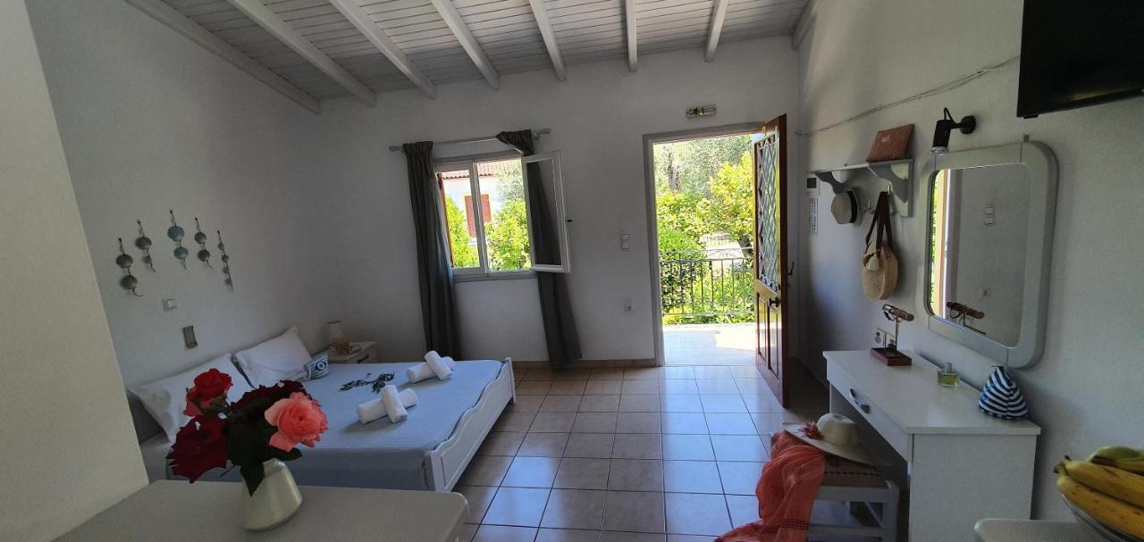Aphrodite Studios & Apt With Pool Lákka المظهر الخارجي الصورة