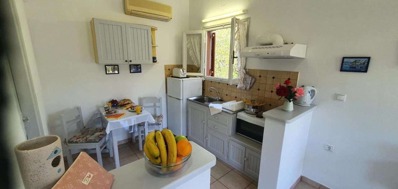 Aphrodite Studios & Apt With Pool Lákka المظهر الخارجي الصورة
