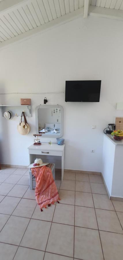 Aphrodite Studios & Apt With Pool Lákka المظهر الخارجي الصورة