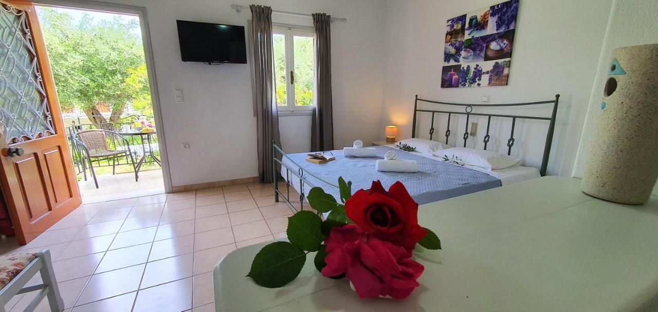 Aphrodite Studios & Apt With Pool Lákka المظهر الخارجي الصورة